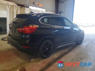 Trzecie zdjęcie samochodu z tyłu: 2020 BMW X1 XDRIVE28I VIN:WBXJG9C0XL5P48829 - miniatura