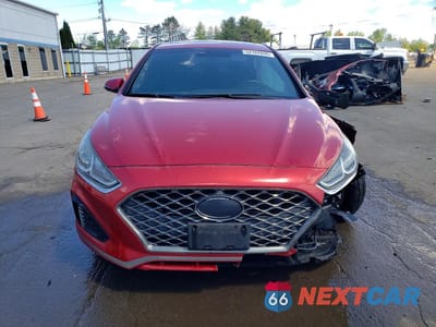 Piąte zdjęcie samochodu w środku: 2018 HYUNDAI SONATA SPORT VIN:5NPE34AF1JH606497 - miniatura