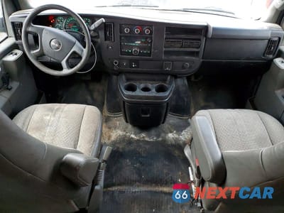 Zdjęcie 8 z 13 samochodu: 2017 GMC SAVANA G2500 VIN:1GTW7BFF5H1161799 - miniatura