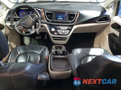 Zdjęcie 8 z 13 samochodu: 2019 CHRYSLER PACIFICA TOURING L VIN:2C4RC1BG9KR665762 - miniatura
