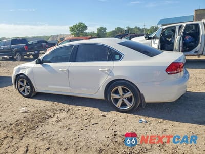 Drugie zdjęcie samochodu z przodu: 2015 VOLKSWAGEN PASSAT SE VIN:1VWBT7A36FC060810 - miniatura