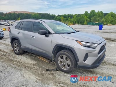 Czwarte zdjęcie samochodu z boku: 2024 TOYOTA RAV4 LE VIN:JTMLWRFV0RD238827 - miniatura