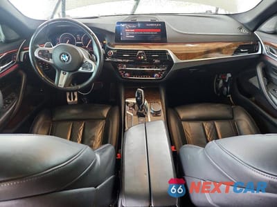 Zdjęcie 8 z 13 samochodu: 2019 BMW M550XI VIN:WBAJB9C51KB288772 - miniatura