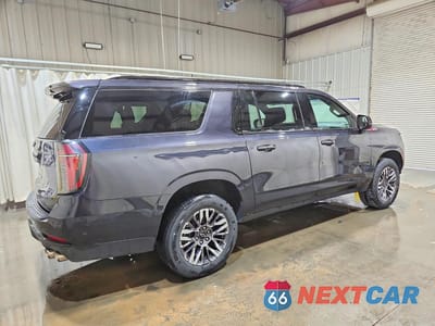 Trzecie zdjęcie samochodu z tyłu: 2025 CHEVROLET SUBURBAN K1500 Z71 VIN:1GNS6DRD0SR280125 - miniatura