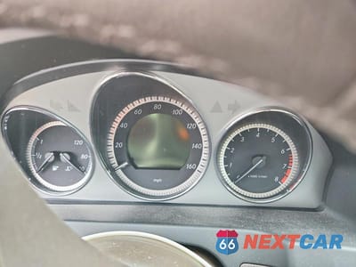 Zdjęcie 9 z 13 samochodu: 2011 MERCEDES-BENZ C 300 4MATIC VIN:WDDGF8BBXBA512409 - miniatura