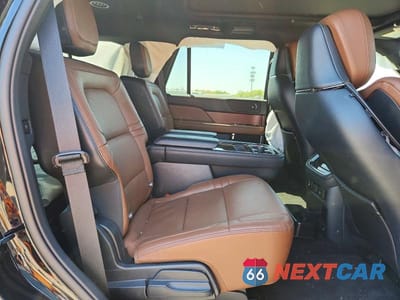 Zdjęcie 11 z 13 samochodu: 2023 LINCOLN NAVIGATOR RESERVE VIN:5LMJJ2LG7PEL10433 - miniatura