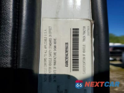 Zdjęcie 10 z 10 samochodu: 2018 VOLVO VNL SEMI TRUCK VIN:4V4NC9EH4JN996038 - miniatura
