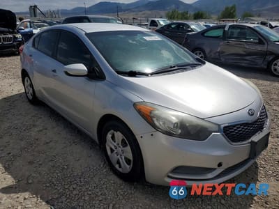 Czwarte zdjęcie samochodu z boku: 2015 KIA FORTE LX VIN:KNAFK4A67F5316339 - miniatura