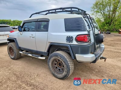 Drugie zdjęcie samochodu z przodu: 2008 TOYOTA FJ CRUISER BASE VIN:JTEBU11F88K052378 - miniatura