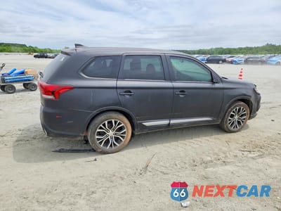 Trzecie zdjęcie samochodu z tyłu: 2018 MITSUBISHI OUTLANDER SE VIN:JA4AD3A39JZ035453 - miniatura