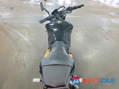 Zdjęcie 6 z 10 samochodu: 2016 YAMAHA FZ09 C VIN:JYARN33E5GA009696 - miniatura