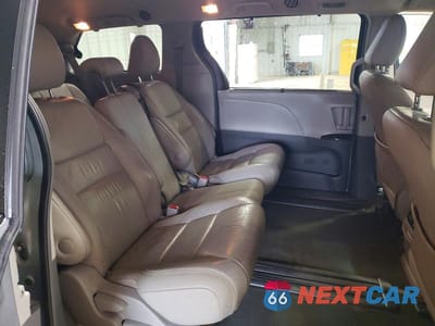 Zdjęcie 11 z 13 samochodu: 2016 TOYOTA SIENNA XLE PREMIUM 8-PASSENGER VIN:5TDYK3DC0GS749262 - miniatura