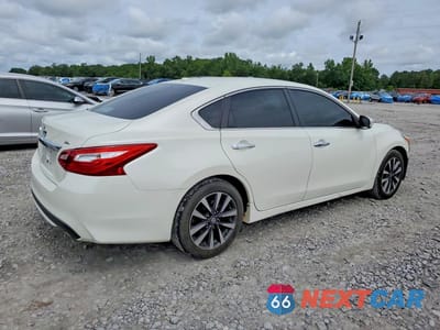 Trzecie zdjęcie samochodu z tyłu: 2017 NISSAN ALTIMA 2.5 SL VIN:1N4AL3AP4HC276576 - miniatura