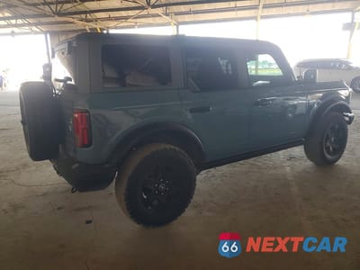 Trzecie zdjęcie samochodu z tyłu: 2021 FORD BRONCO BASE VIN:1FMEE5BP9MLA80932 - miniatura