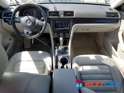Zdjęcie 8 z 12 samochodu: 2014 VOLKSWAGEN PASSAT SEL VIN:1VWCN7A3XEC101758 - miniatura
