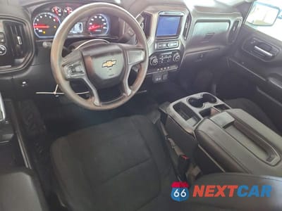 Zdjęcie 8 z 12 samochodu: 2021 CHEVROLET SILVERADO C1500 VIN:3GCNWAEF9MG314299 - miniatura