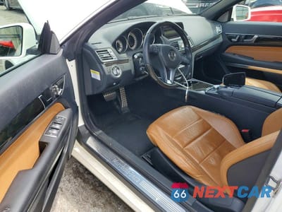 Zdjęcie 8 z 12 samochodu: 2014 MERCEDES-BENZ E 550 VIN:WDDKK7DF8EF230762 - miniatura