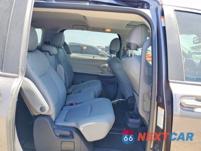 Zdjęcie 11 z 14 samochodu: 2024 TOYOTA SIENNA XLE VIN:5TDYRKEC1RS215694 - miniatura