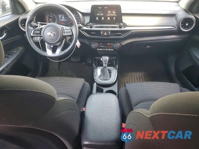 Zdjęcie 8 z 12 samochodu: 2019 KIA FORTE S VIN:3KPF34AD8KE076019 - miniatura