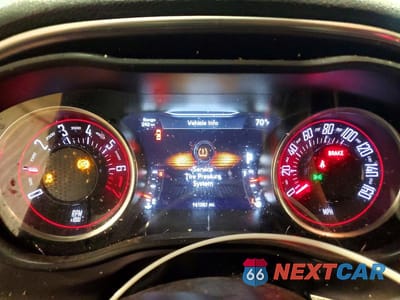 Zdjęcie 9 z 12 samochodu: 2017 DODGE CHALLENGER SXT VIN:2C3CDZAG6HH659097 - miniatura