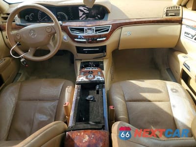 Zdjęcie 8 z 12 samochodu: 2008 MERCEDES-BENZ S 550 VIN:WDDNG71X78A221466 - miniatura