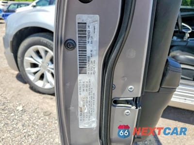 Zdjęcie 12 z 12 samochodu: 2015 CHRYSLER 300 LIMITED VIN:2C3CCAAG8FH841935 - miniatura