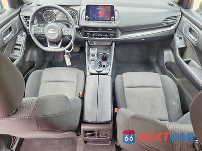 Zdjęcie 8 z 14 samochodu: 2024 NISSAN ROGUE SV VIN:5N1BT3BB0RC698360 - miniatura