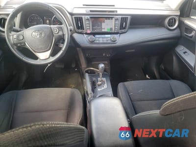 Zdjęcie 8 z 13 samochodu: 2016 TOYOTA RAV4 XLE VIN:2T3WFREV3GW284165 - miniatura