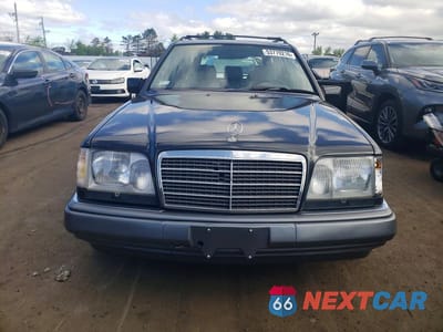 Piąte zdjęcie samochodu w środku: 1994 MERCEDES-BENZ E 320 VIN:WDBEA92E4RF285312 - miniatura