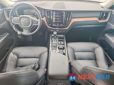 Zdjęcie 8 z 13 samochodu: 2021 VOLVO XC60 T6 MOMENTUM VIN:YV4A22RK6M1722651 - miniatura
