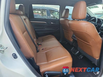 Zdjęcie 11 z 13 samochodu: 2019 TOYOTA HIGHLANDER LIMITED PLATINUM VIN:5TDDZRFH4KS995066 - miniatura