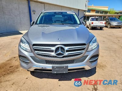 Piąte zdjęcie samochodu w środku: 2016 MERCEDES-BENZ GLE 350 4MATIC VIN:4JGDA5HB6GA638478 - miniatura