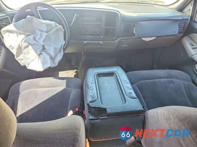 Zdjęcie 8 z 13 samochodu: 2002 CHEVROLET TAHOE C1500 VIN:1GNEC13ZX2R154444 - miniatura