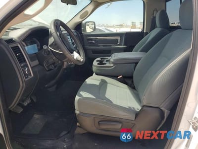 Zdjęcie 7 z 12 samochodu: 2019 RAM 1500 CLASSIC TRADESMAN VIN:3C6JR6DT7KG674556 - miniatura