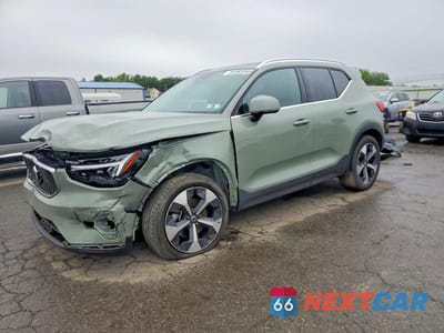 2025 VOLVO XC40 CORE YV4L12UJ1S2570263 - główne zdjęcie licytacji z USA - miniatura