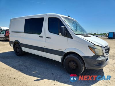 Czwarte zdjęcie samochodu z boku: 2014 MERCEDES BENZ SPRINTER 2500 DELIVERY VAN VIN:WD3PE7CC6E5841498 - miniatura