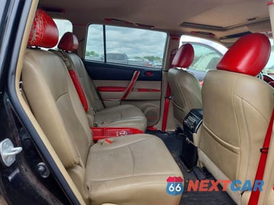 Zdjęcie 11 z 13 samochodu: 2011 TOYOTA HIGHLANDER SE VIN:5TDZK3EH2BS042624 - miniatura