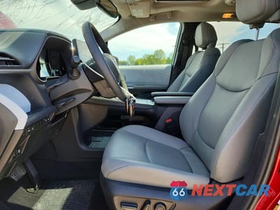 Zdjęcie 7 z 13 samochodu: 2026 TOYOTA SIENNA XLE 8-PASSENGER VIN:5TDYRKEC9TS297925 - miniatura