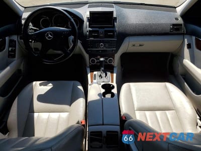 Zdjęcie 8 z 13 samochodu: 2011 MERCEDES-BENZ C 300 4MATIC VIN:WDDGF8BB6BR174511 - miniatura
