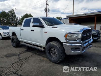 Czwarte zdjęcie samochodu z boku: 2022 RAM 2500 TRADESMAN VIN:3C6UR5CJ4NG366076 - miniatura