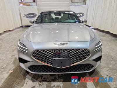 Piąte zdjęcie samochodu w środku: 2025 GENESIS G70 2.5T STANDARD VIN:KMTG34SC1SU153990 - miniatura