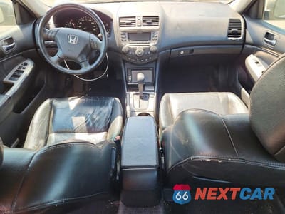 Zdjęcie 8 z 13 samochodu: 2006 HONDA ACCORD EX VIN:1HGCM56846A170491 - miniatura