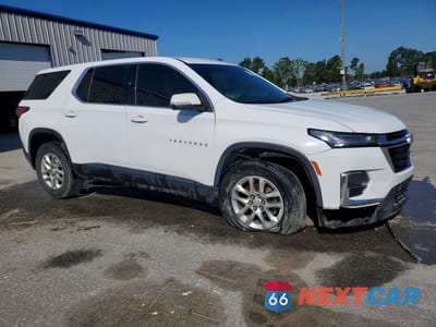 Czwarte zdjęcie samochodu z boku: 2023 CHEVROLET TRAVERSE LS VIN:1GNERFKW5PJ317316 - miniatura