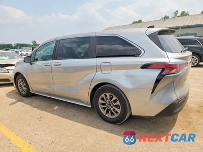 Drugie zdjęcie samochodu z przodu: 2022 TOYOTA SIENNA LE VIN:5TDKSKFC3NS062416 - miniatura