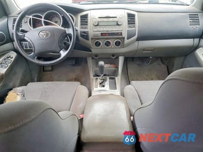 Zdjęcie 8 z 12 samochodu: 2005 TOYOTA TACOMA DOUBLE CAB LONG BED VIN:5TEMU52N15Z117184 - miniatura