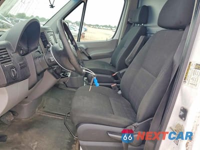 Zdjęcie 7 z 13 samochodu: 2015 MERCEDES BENZ SPRINTER 2500 DELIVERY VAN VIN:WD3PE8DC3FP111087 - miniatura
