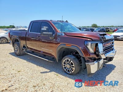 Czwarte zdjęcie samochodu z boku: 2024 GMC SIERRA K2500 SLE VIN:1GT59ME79RF375940 - miniatura