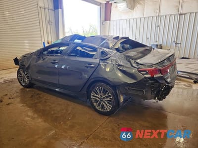 Drugie zdjęcie samochodu z przodu: 2022 KIA FORTE GT LINE VIN:3KPF54AD0NE468653 - miniatura