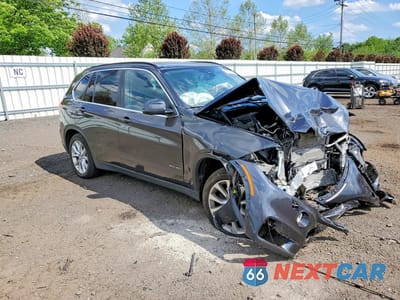 Czwarte zdjęcie samochodu z boku: 2016 BMW X5 XDR40E VIN:5UXKT0C53G0S76110 - miniatura