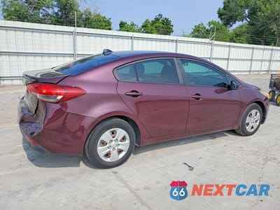 Trzecie zdjęcie samochodu z tyłu: 2018 KIA FORTE LX VIN:3KPFK4A76JE228178 - miniatura